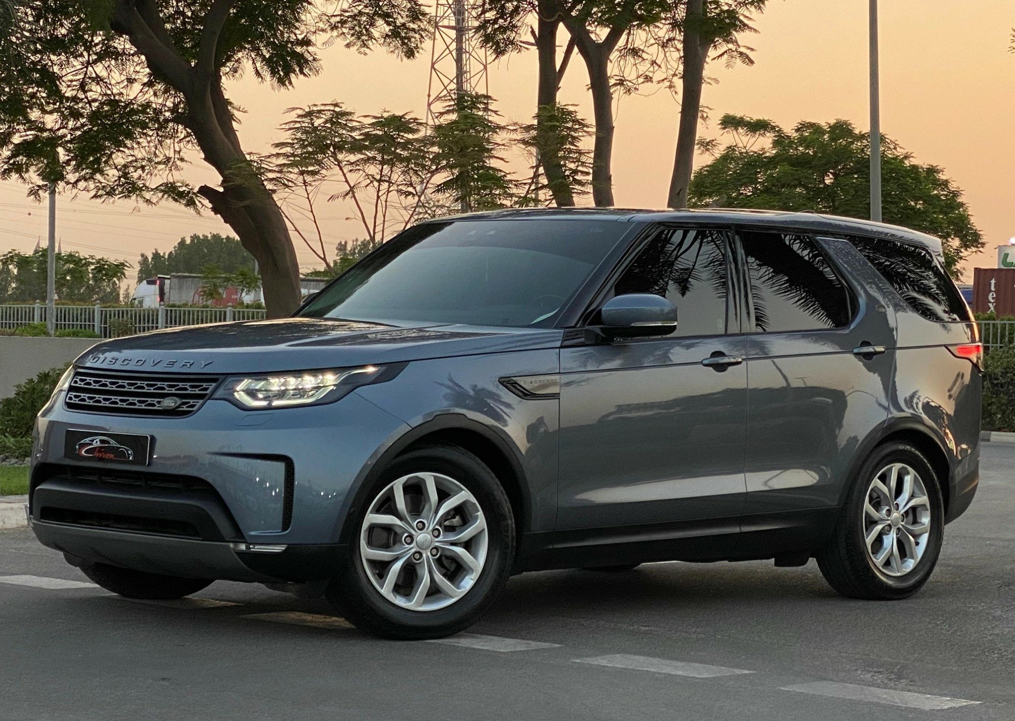 Used 2021 Land Rover Discovery for sale in Dubai